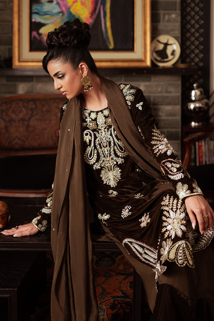 Saira Rizwan | Velvet Pret 25 | GURR-SRVP25-09 - Formal Dress - available at Maria Faisal in UK and USA.