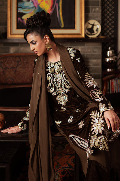 Saira Rizwan | Velvet Pret 25 | GURR-SRVP25-09 - Formal Dress - available at Maria Faisal in UK and USA.