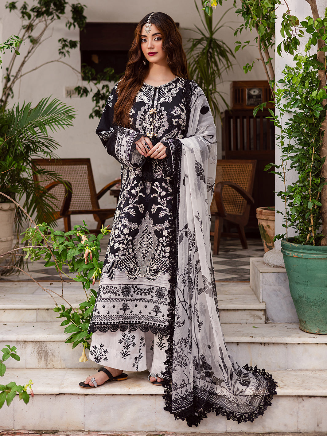 Mahnur | Gulzar Winter 25 | G - 04 - Ladies Clothes - Maria Faisal
