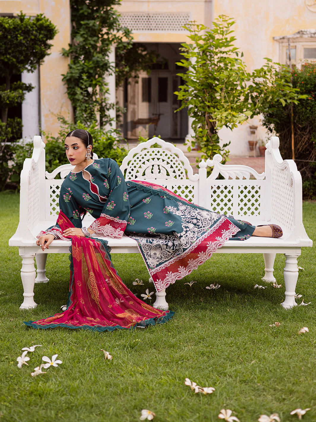 Mahnur | Gulzar Winter 25 | G - 08 - Ladies Clothes - Maria Faisal