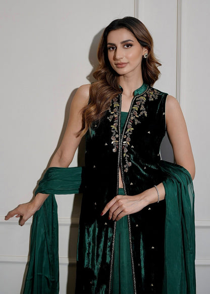 Mahum Asad | Voila Velvets | Emerald - Ladies Clothes - Maria Faisal