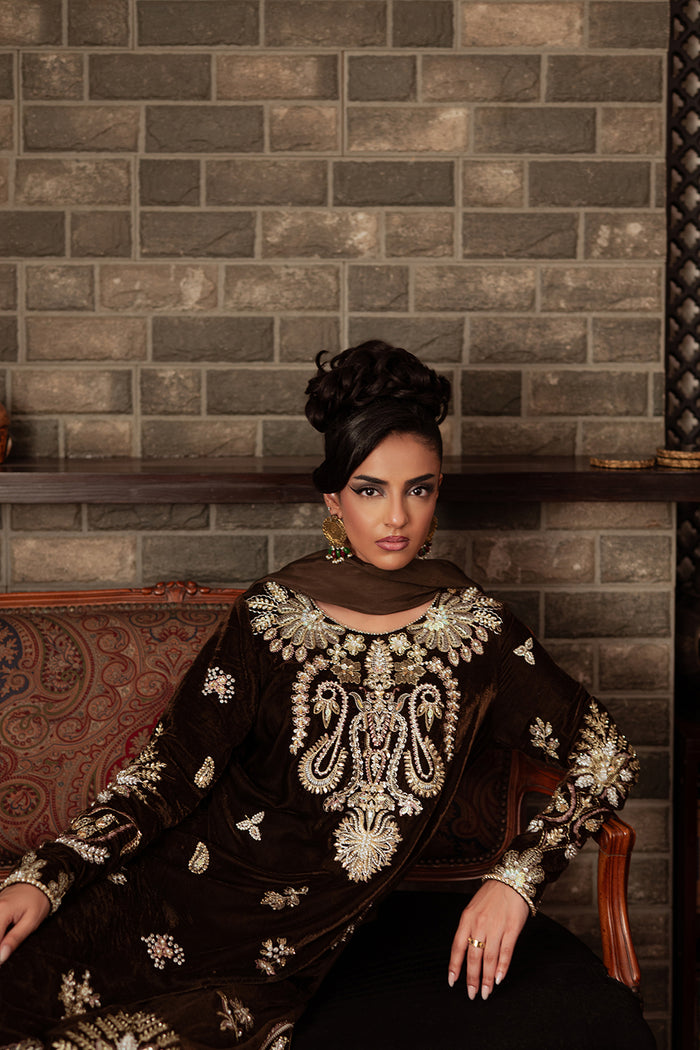 Saira Rizwan | Velvet Pret 25 | GURR-SRVP25-09 - Formal Dress - available at Maria Faisal in UK and USA.