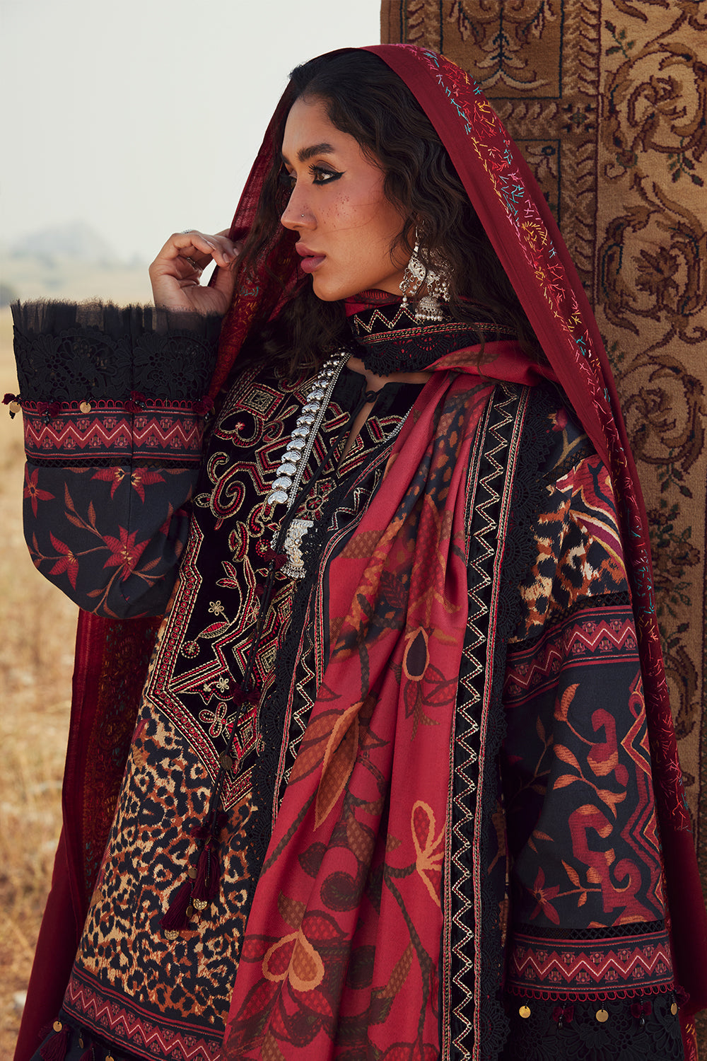 NAZ-SRW25-09 – authentic Pakistani dress from the Winter Khaddar 25 collection for women in the UK