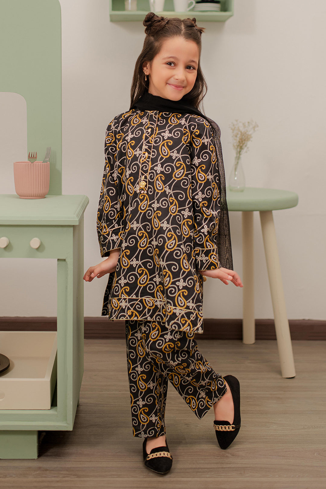 Zellbury Girls | 3 Piece Cambric | Embroidered Kurta Dupatta Trouser - 3823 by Maria Faisal - Registered Vendor of : Zellbury Girls - type : Kids Clothes - 100% original wedding dresses