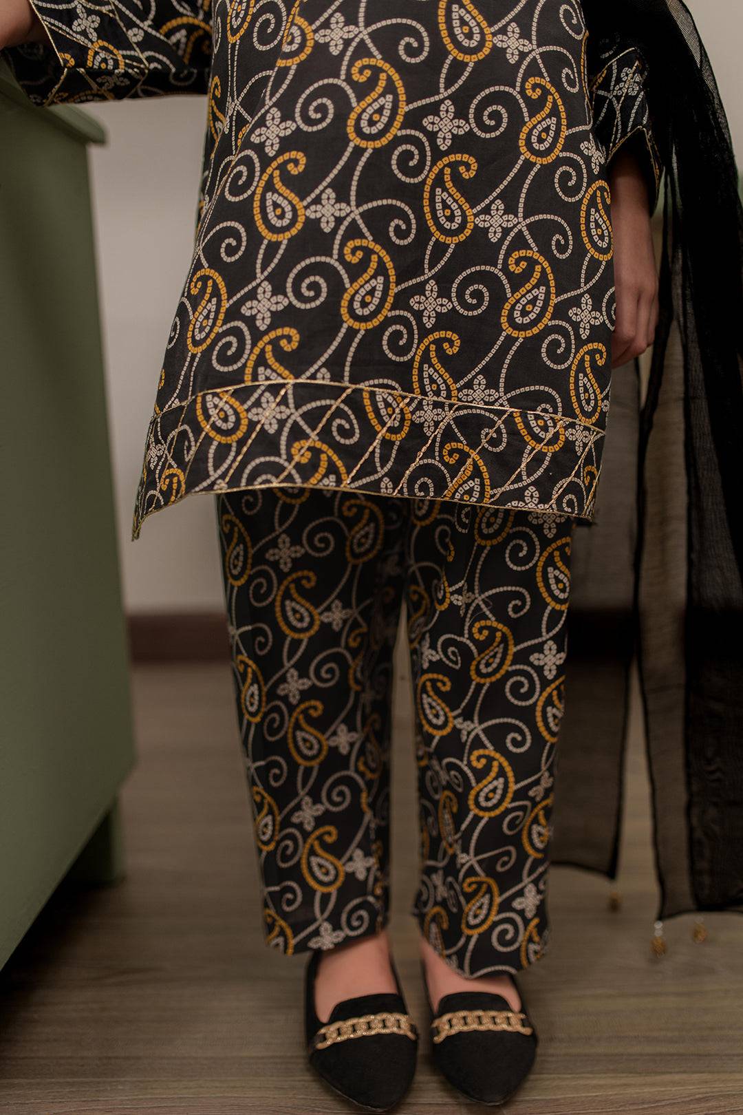 Zellbury Girls | 3 Piece Cambric | Embroidered Kurta Dupatta Trouser - 3823 by Maria Faisal - Registered Vendor of : Zellbury Girls - type : Kids Clothes - 100% original wedding dresses