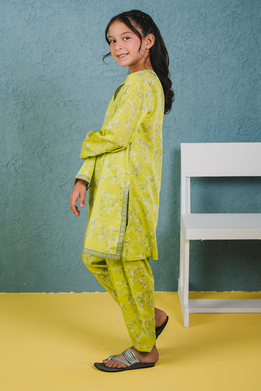 Zellbury Girls | 2 Piece Lawn | Kurta Trouser - 2410 by Maria Faisal - Registered Vendor of : Zellbury Girls - type : Kids Clothes - 100% original wedding dresses