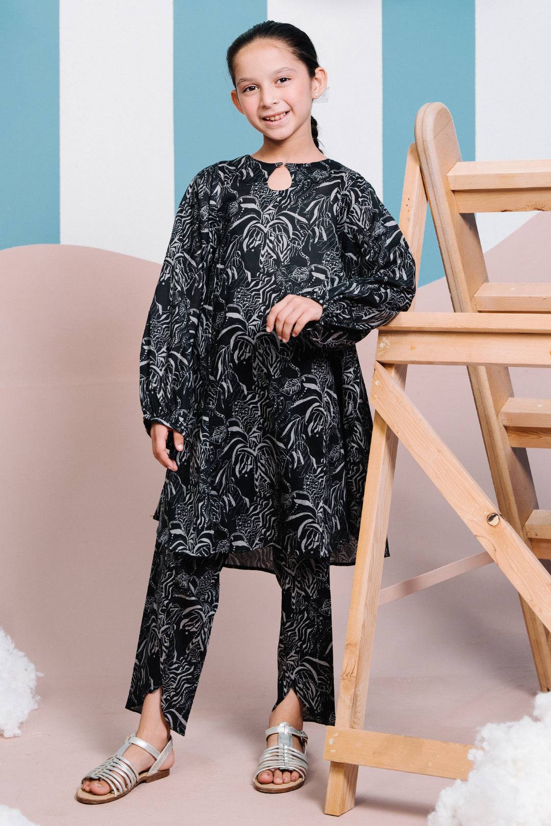 Zellbury Girls | 2 Piece Lawn | Kurta Trouser - 2456 by Maria Faisal - Registered Vendor of : Zellbury Girls - type : Kids Clothes - 100% original wedding dresses