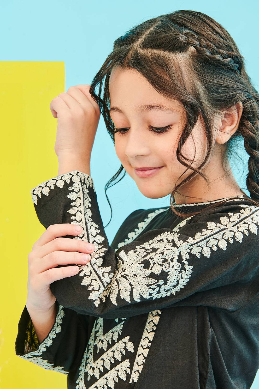 Zellbury Girls | 2 Piece Lawn | Embroidered Kurta Trouser - 2466 by Maria Faisal - Registered Vendor of : Zellbury Girls - type : Kids Clothes - 100% original wedding dresses