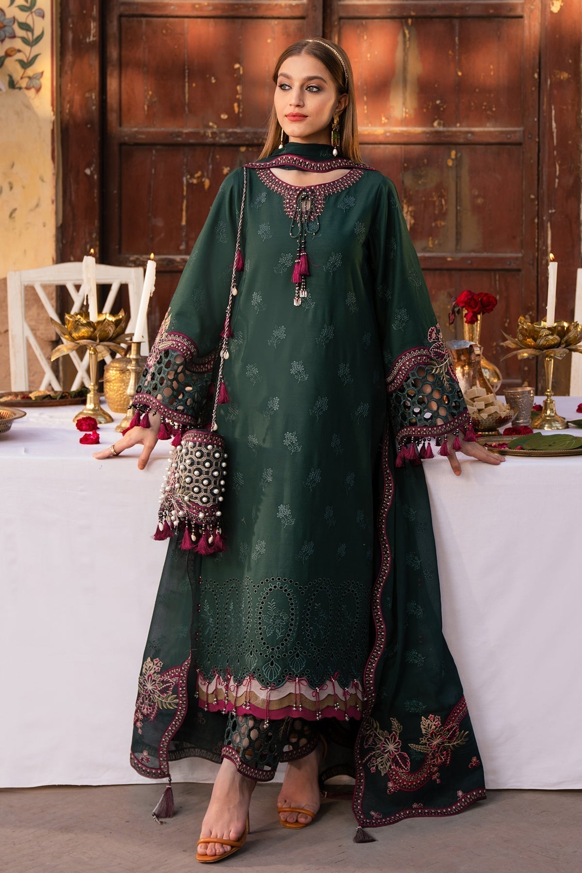 Alizeh | Rawayat Luxury Lawn 24 | Nafisa - Waniyas