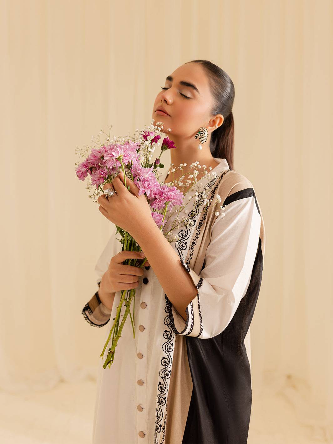 Mahnur | Petal Whispers Lawn Pret | Gardenia by Maria Faisal - Registered Vendor of : Mahnur - type : Ladies Clothes - 100% original wedding dresses