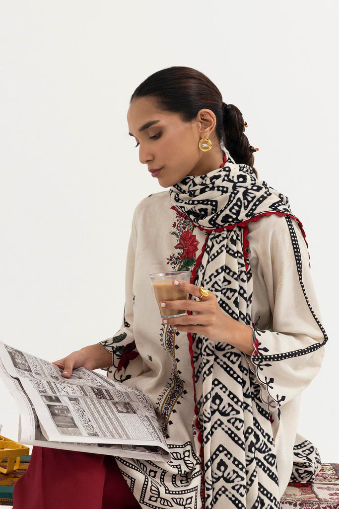 H255-004A-3CY – authentic Pakistani dress from the Mahay Winter 25 collection for women in the UK