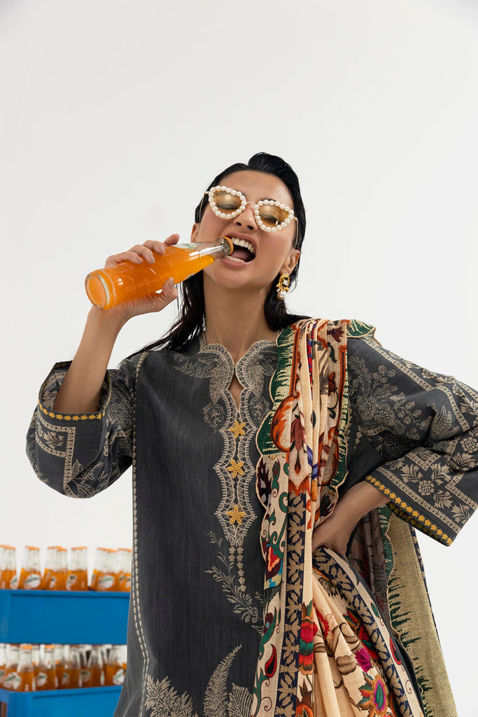 H255-005A-3CQ – authentic Pakistani dress from the Mahay Winter 25 collection for women in the UK