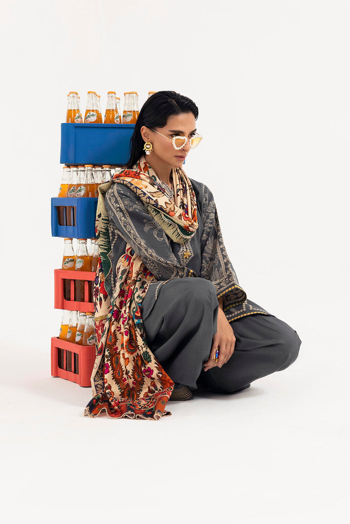 H255-005A-3CQ – authentic Pakistani dress from the Mahay Winter 25 collection for women in the UK