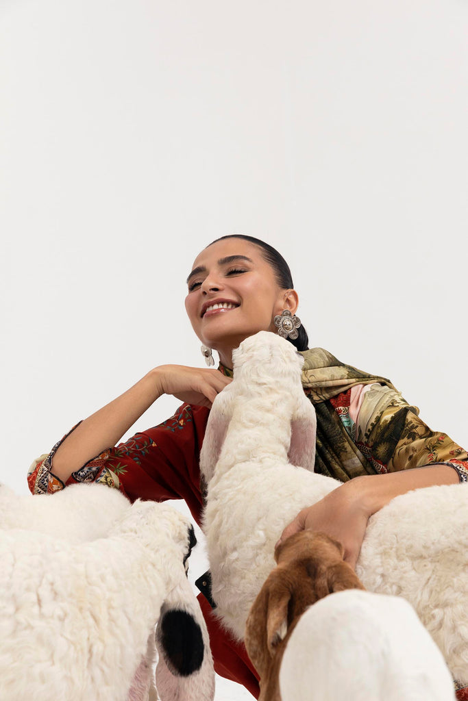 H255-009A-2DA – authentic Pakistani dress from the Mahay Winter 25 collection for women in the UK