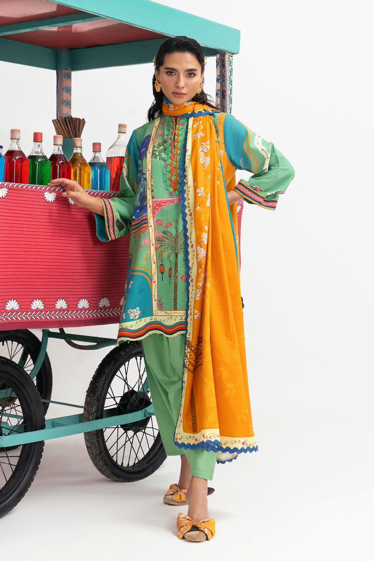 H255-010B-2Q – authentic Pakistani dress from the Mahay Winter 25 collection for women in the UK