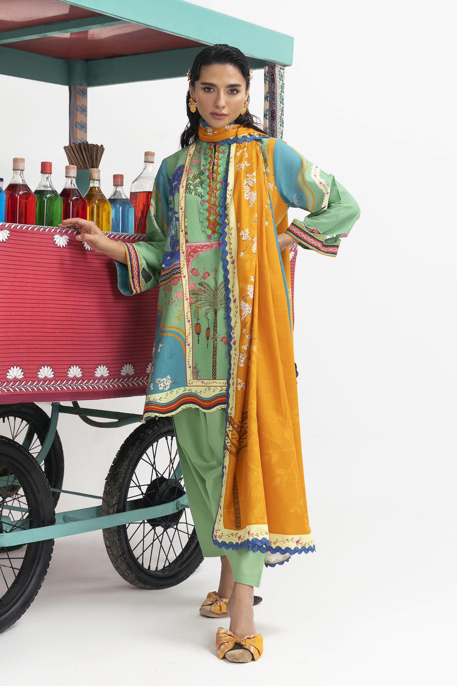 H255-010B-2Q – authentic Pakistani dress from the Mahay Winter 25 collection for women in the UK