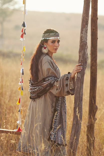 RUKH-SRW25-02 – authentic Pakistani dress from the Winter Khaddar 25 collection for women in the UK