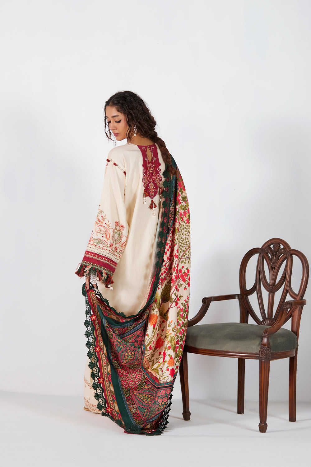 IREM-SRW25-05 – authentic Pakistani dress from the Winter Khaddar 25 collection for women in the UK