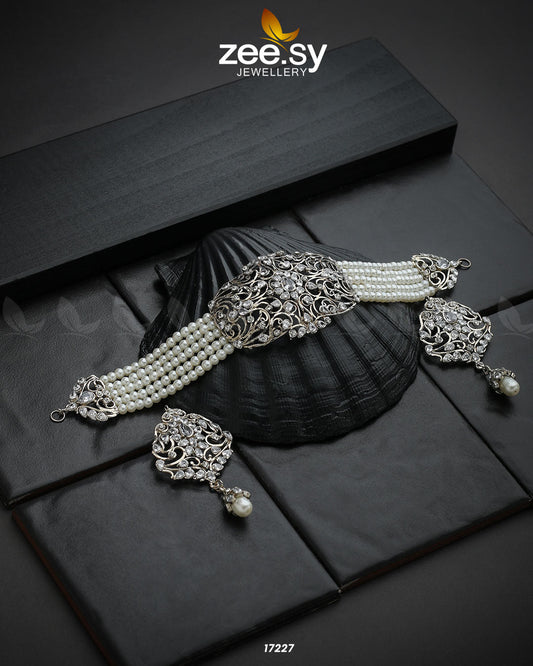 Hyderabadi Choker - Necklace Sets 