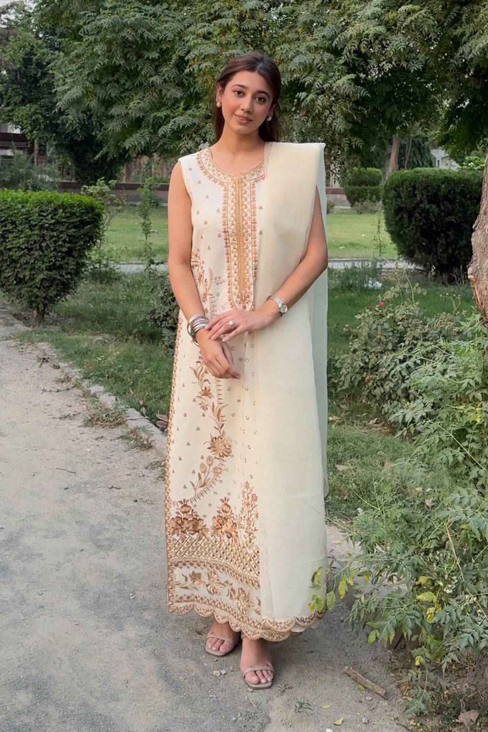 Maryum N Maria | Koel 25 | RÓISÍN - MS50275 by Maria Faisal - Registered Vendor of : Maryam N Maria - type : Ladies Clothes - 100% original wedding dresses