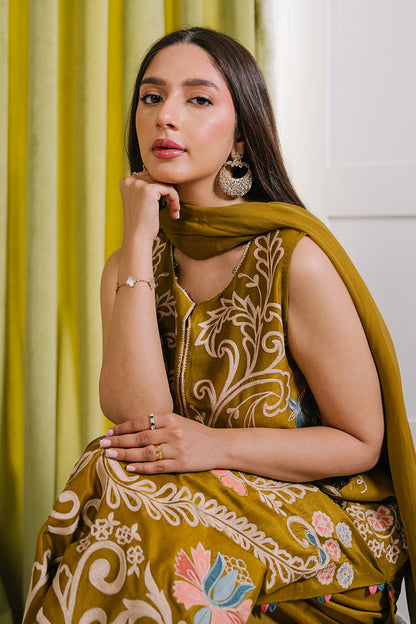 Mina Hassan | Signature Luxe 25 | La Boheme - Formal Dress - available at Maria Faisal in UK and USA.