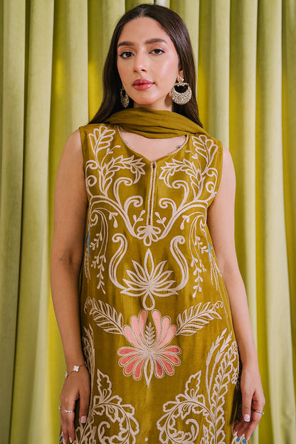 Mina Hassan | Signature Luxe 25 | La Boheme - Formal Dress - available at Maria Faisal in UK and USA.