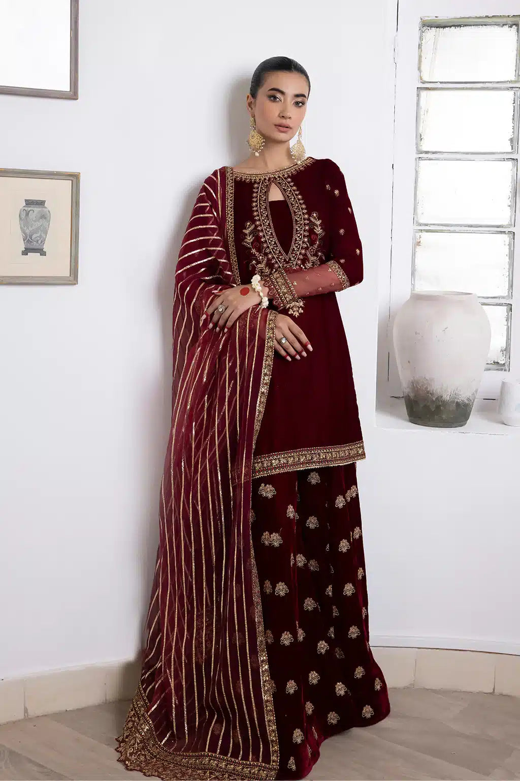 Iznik | Festive Velvet 23 | IV-26 MARASIM