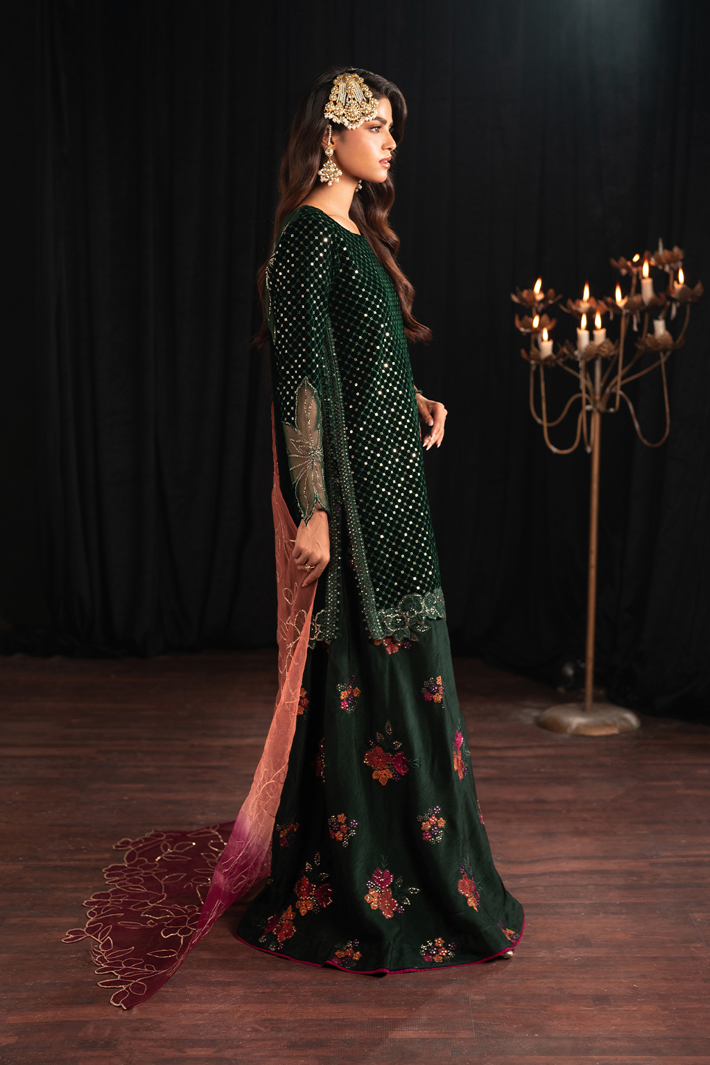 Iznik | Exclusive Velvet | IV-53 - Ladies Clothes - Maria Faisal