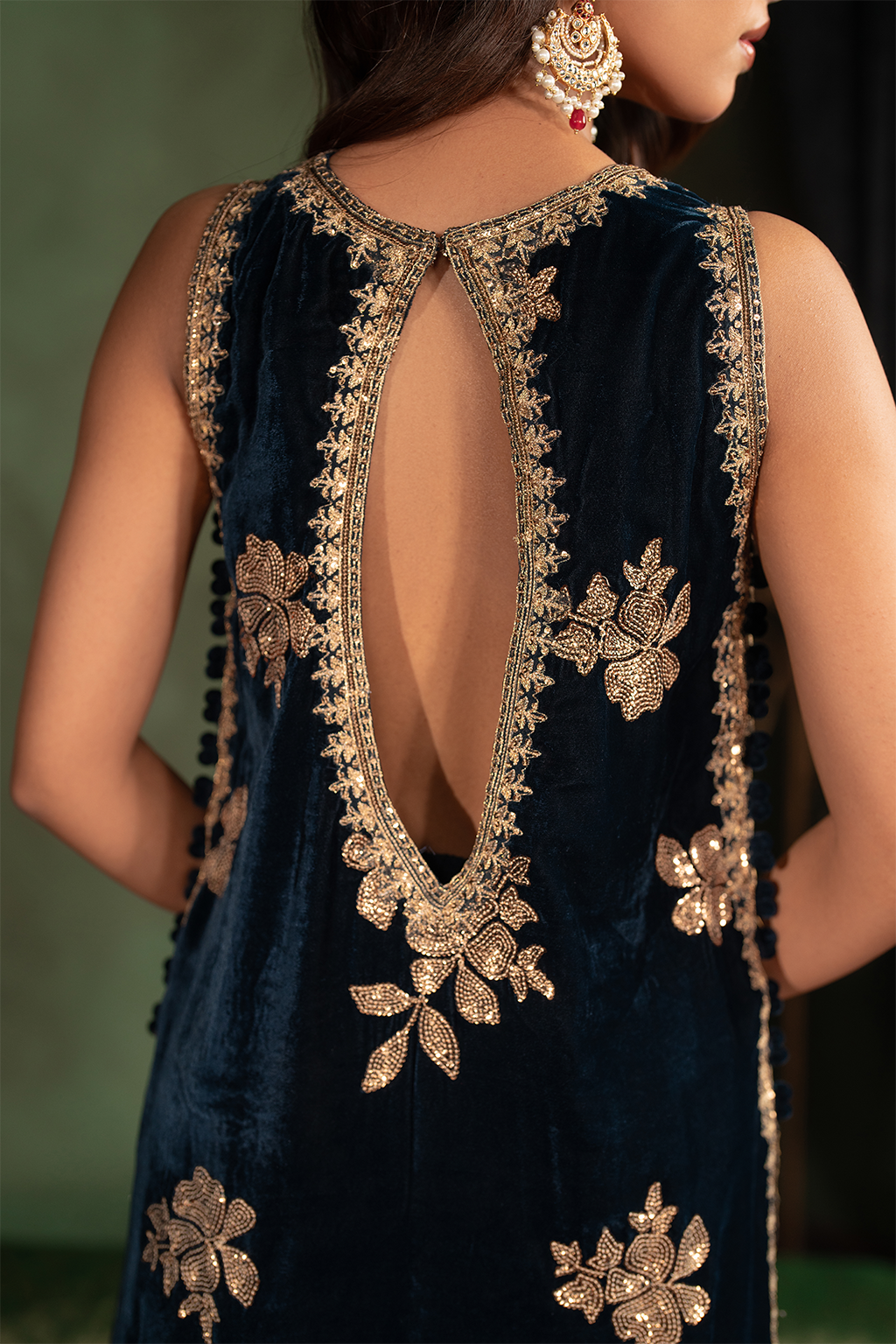 Iznik | Exclusive Velvet | IV-51 - Ladies Clothes - Maria Faisal