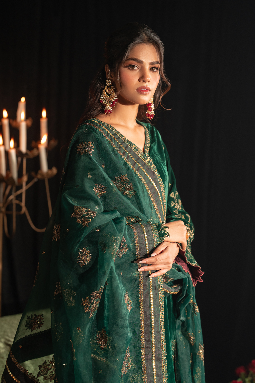 Iznik | Exclusive Velvet | IV-48 - Ladies Clothes - Maria Faisal