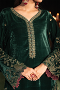 Iznik | Exclusive Velvet | IV-48 - Ladies Clothes - Maria Faisal