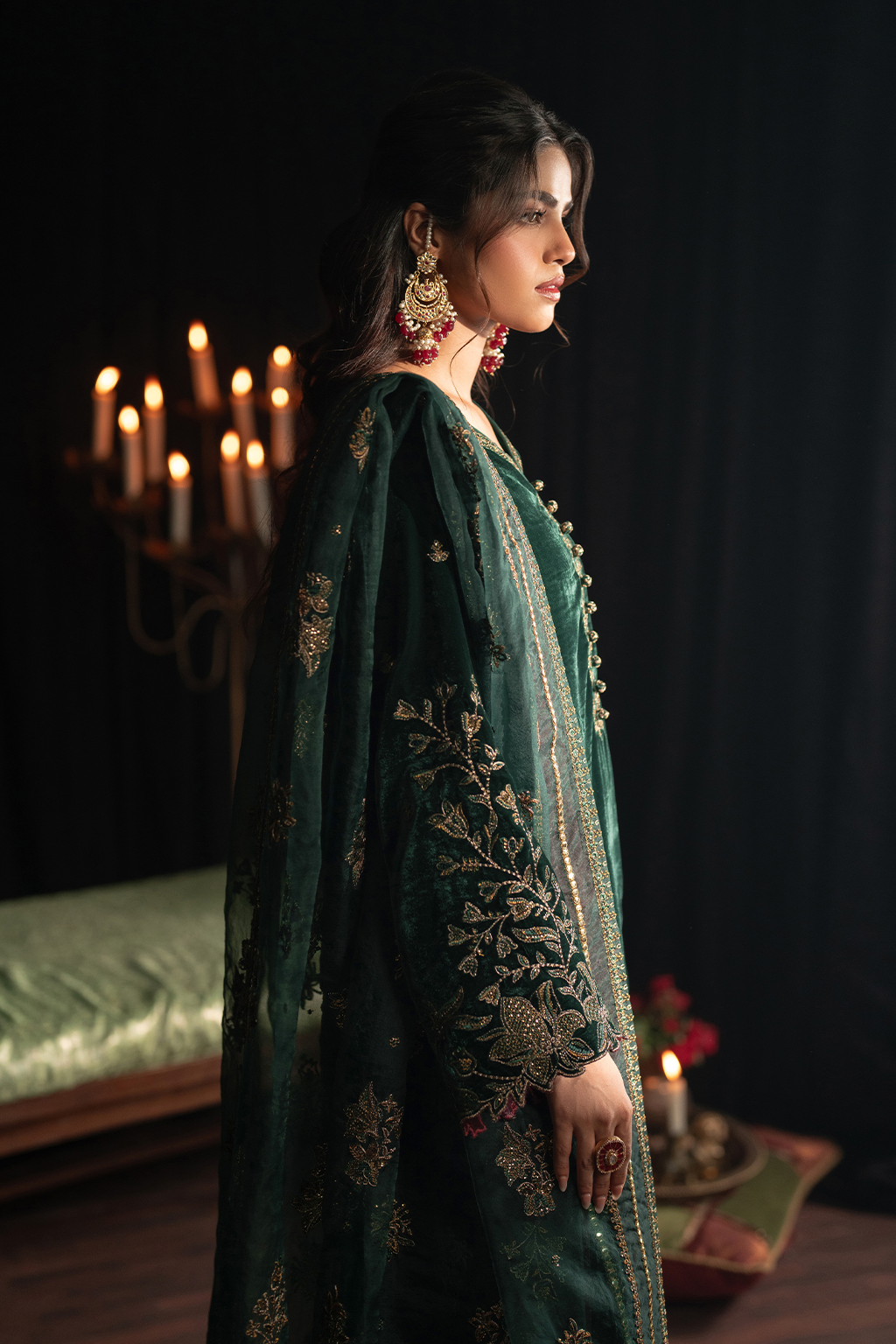 Iznik | Exclusive Velvet | IV-48 - Ladies Clothes - Maria Faisal