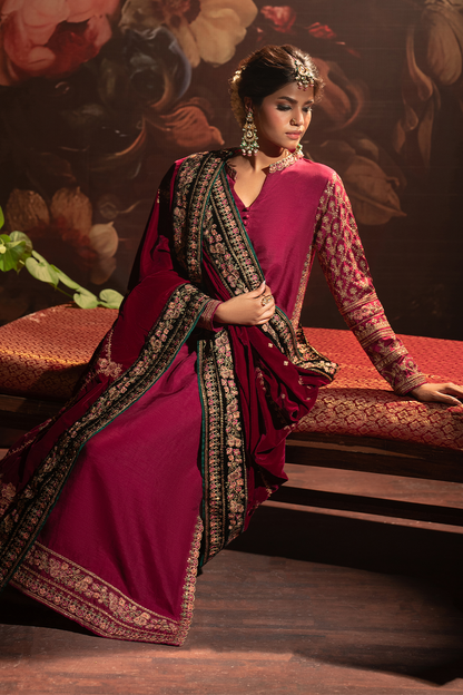 Iznik | Exclusive Velvet | IV-42 - Ladies Clothes - Maria Faisal