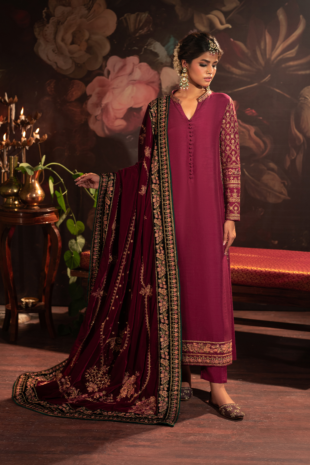 Iznik | Exclusive Velvet | IV-42 - Ladies Clothes - Maria Faisal