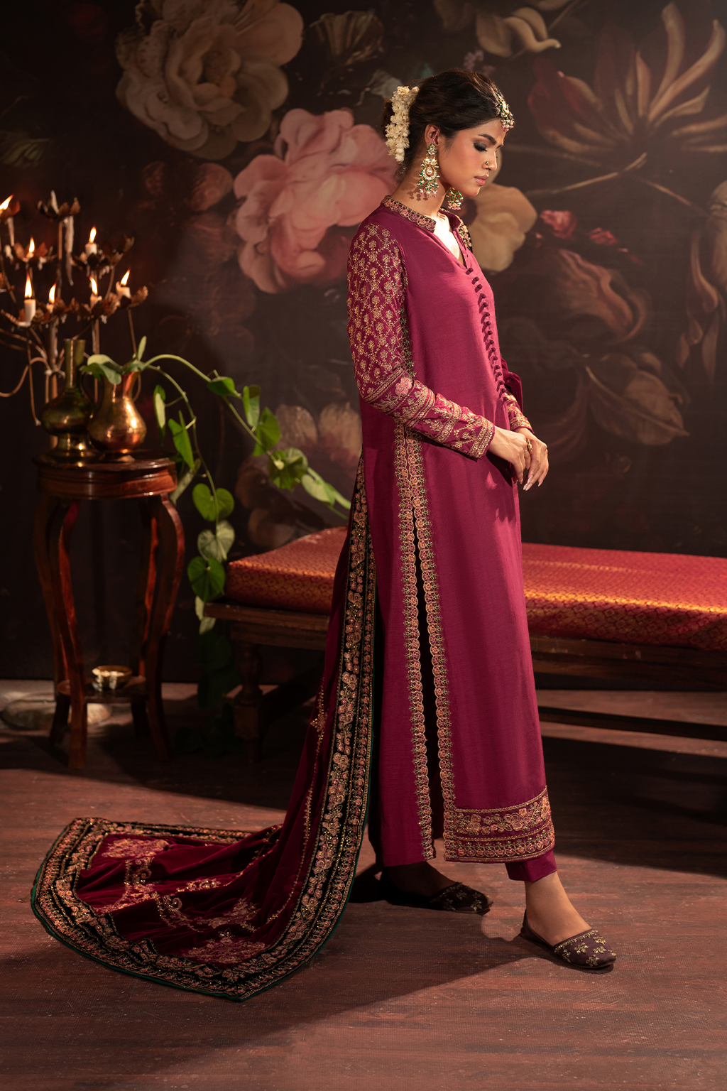 Iznik | Exclusive Velvet | IV-42 - Ladies Clothes - Maria Faisal