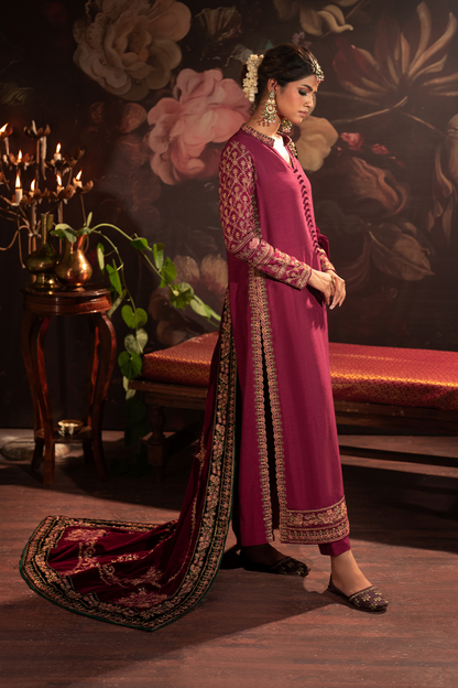 Iznik | Exclusive Velvet | IV-42 - Ladies Clothes - Maria Faisal