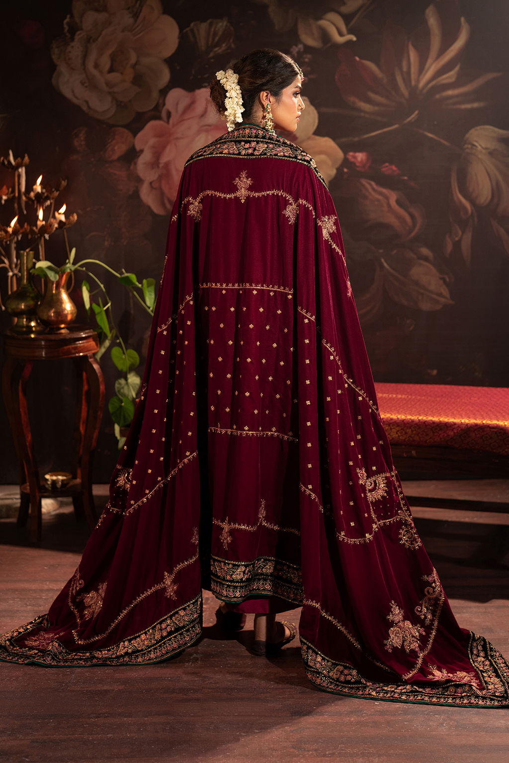 Iznik | Exclusive Velvet | IV-42 - Ladies Clothes - Maria Faisal