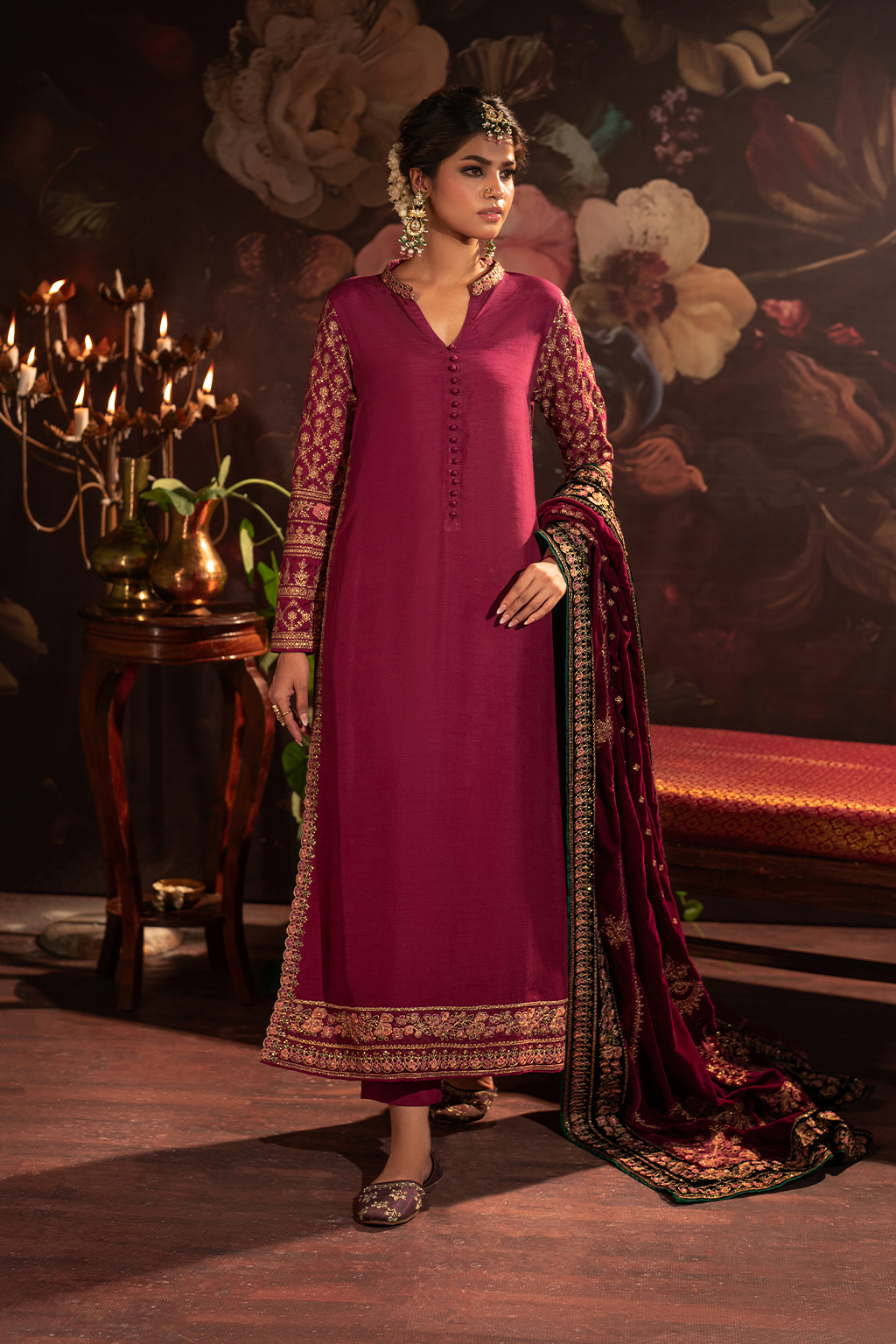 Iznik | Exclusive Velvet | IV-42 - Ladies Clothes - Maria Faisal