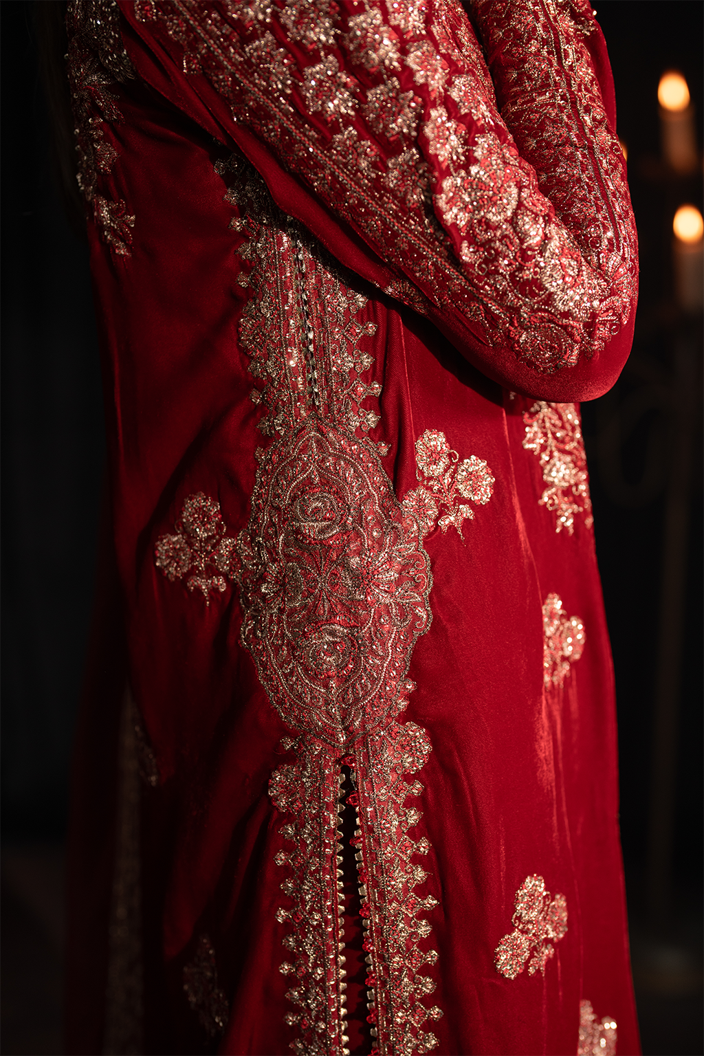 Iznik | Exclusive Velvet | IV-40 - Ladies Clothes - Maria Faisal
