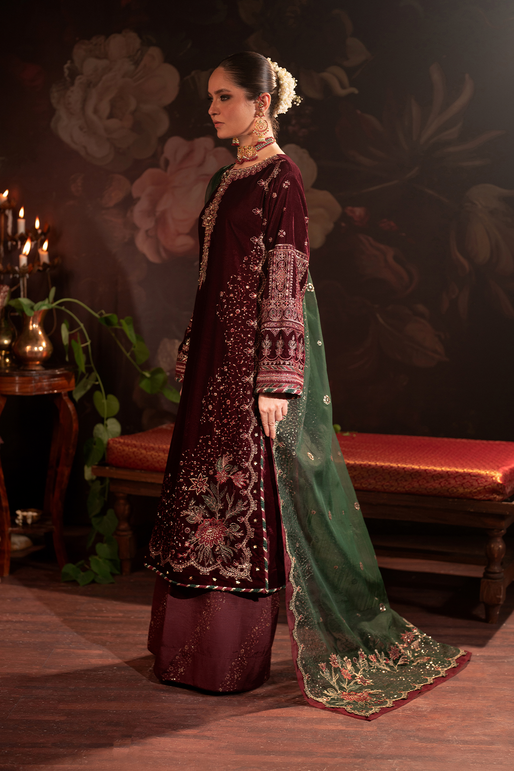 Iznik | Exclusive Velvet | IV-39 - Ladies Clothes - Maria Faisal
