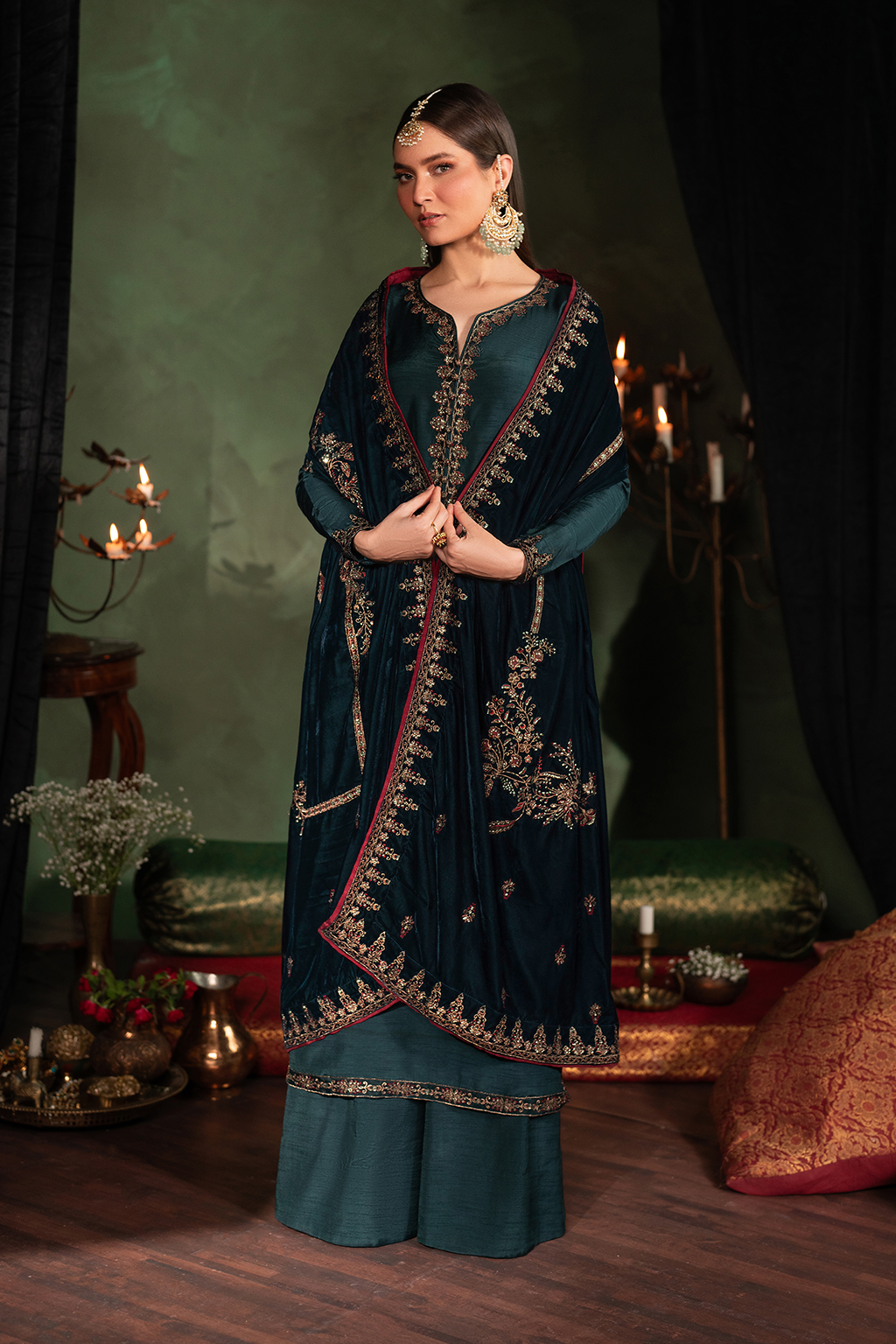 Iznik | Exclusive Velvet | IV-50 - Ladies Clothes - Maria Faisal