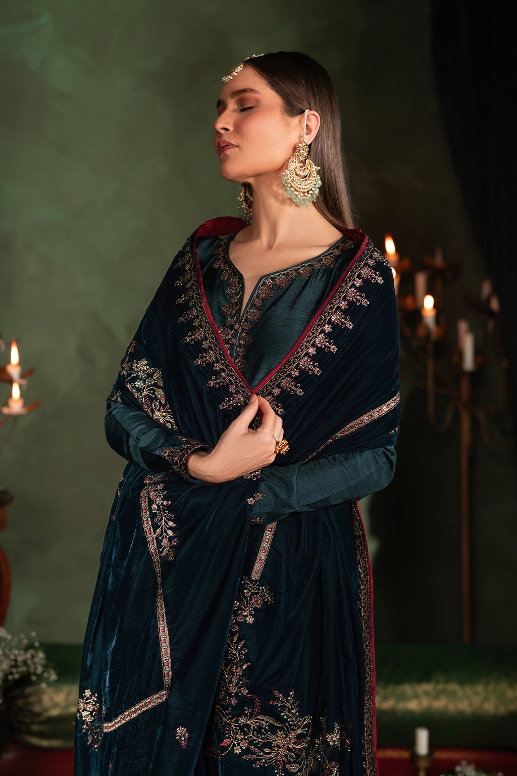 Iznik | Exclusive Velvet | IV-50 - Ladies Clothes - Maria Faisal