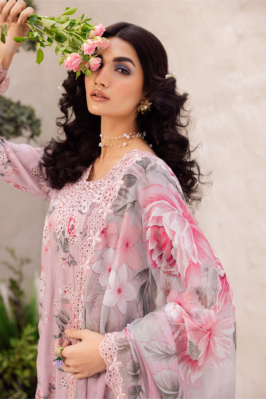 Iznik | Dahlia Embroidered Lawn | DL-09 - Ladies Clothes - Maria Faisal