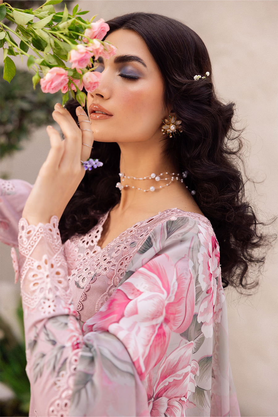 Iznik | Dahlia Embroidered Lawn | DL-09 - Ladies Clothes - Maria Faisal