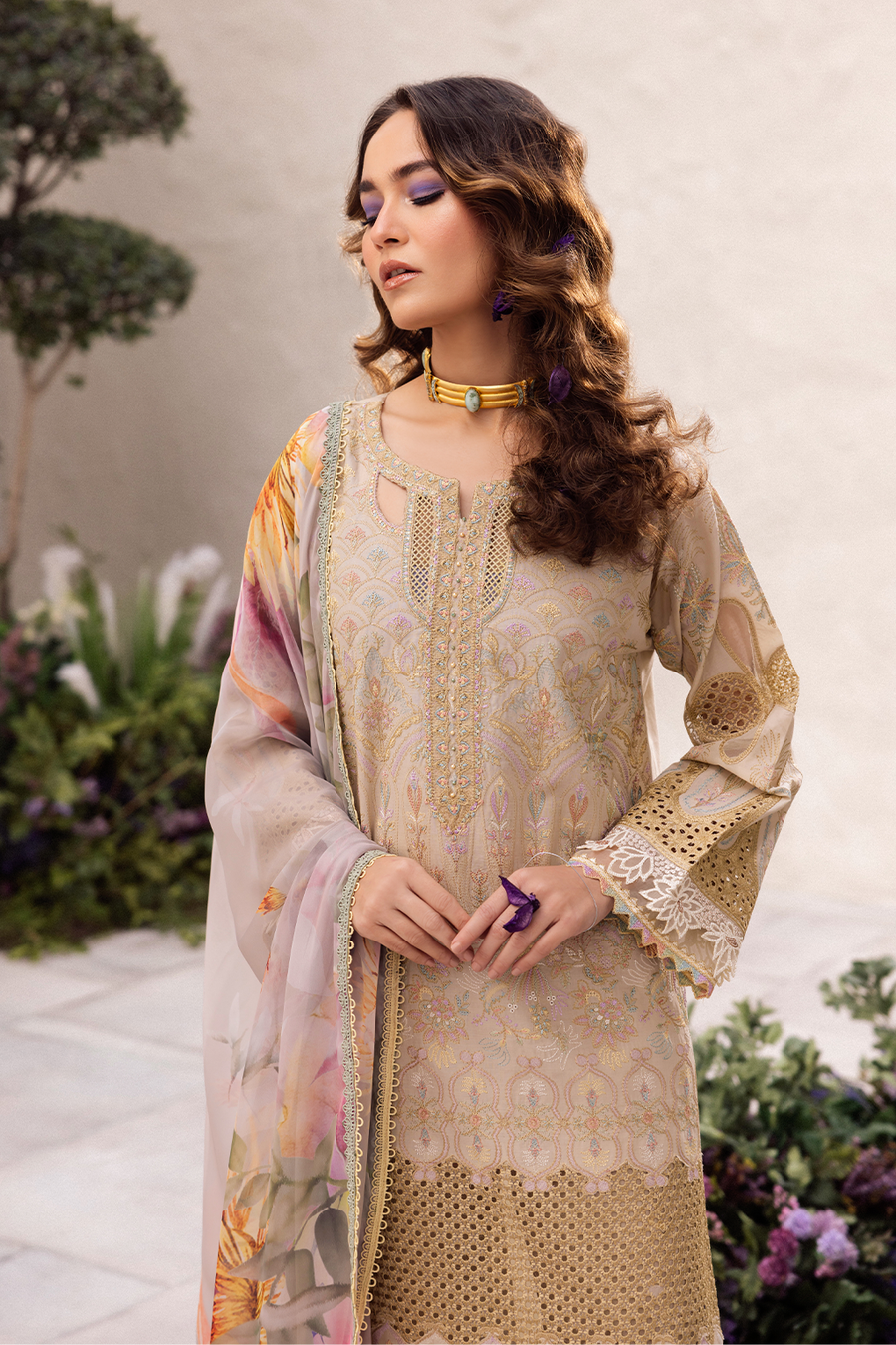 Iznik | Dahlia Embroidered Lawn | DL-03 - Ladies Clothes - Maria Faisal