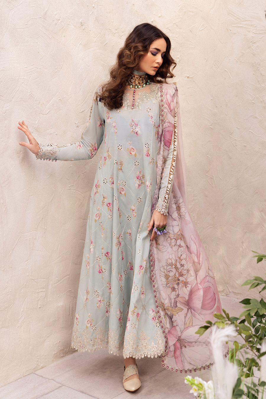 Iznik | Dahlia Embroidered Lawn | DL-10 - Ladies Clothes - Maria Faisal