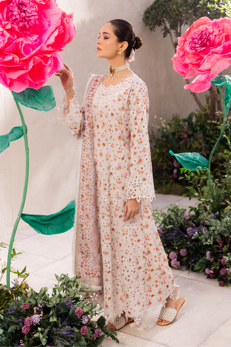 Iznik | Dahlia Embroidered Lawn | DL-05 - Ladies Clothes - Maria Faisal