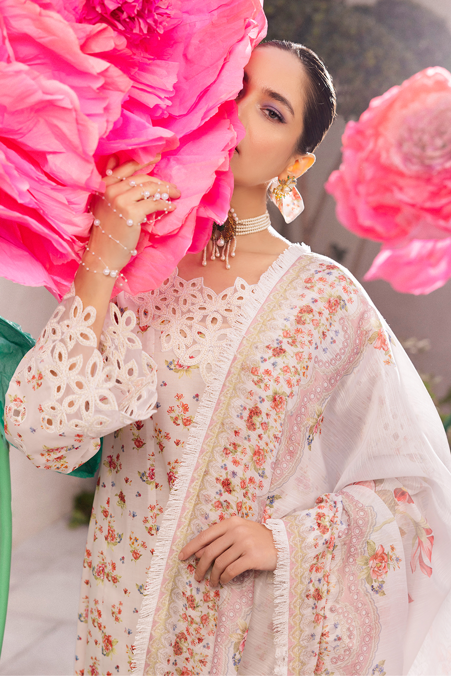 Iznik | Dahlia Embroidered Lawn | DL-05 - Ladies Clothes - Maria Faisal