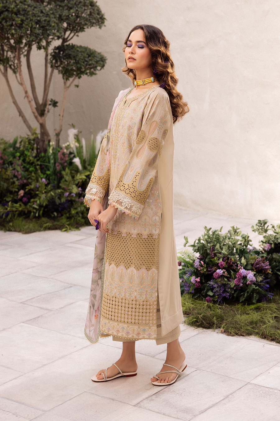 Iznik | Dahlia Embroidered Lawn | DL-03 - Ladies Clothes - Maria Faisal