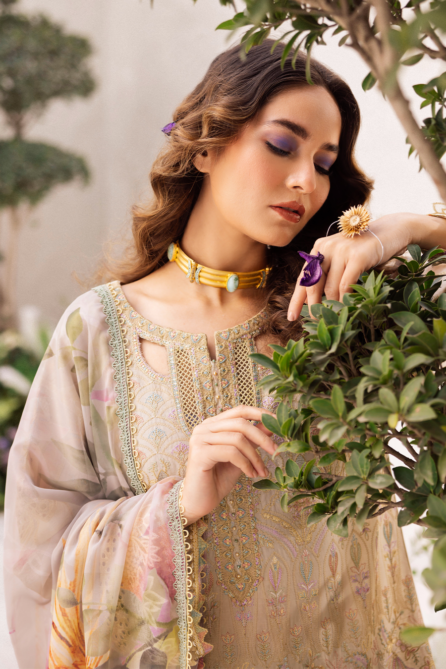 Iznik | Dahlia Embroidered Lawn | DL-03 - Ladies Clothes - Maria Faisal